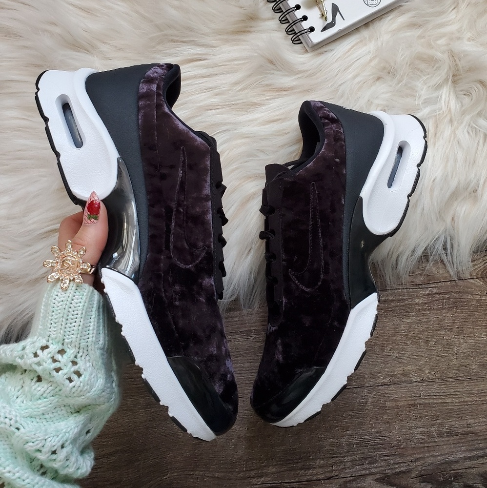 NEW Nike Air Max Jewell Premium Velvet - Picture 3 of 8